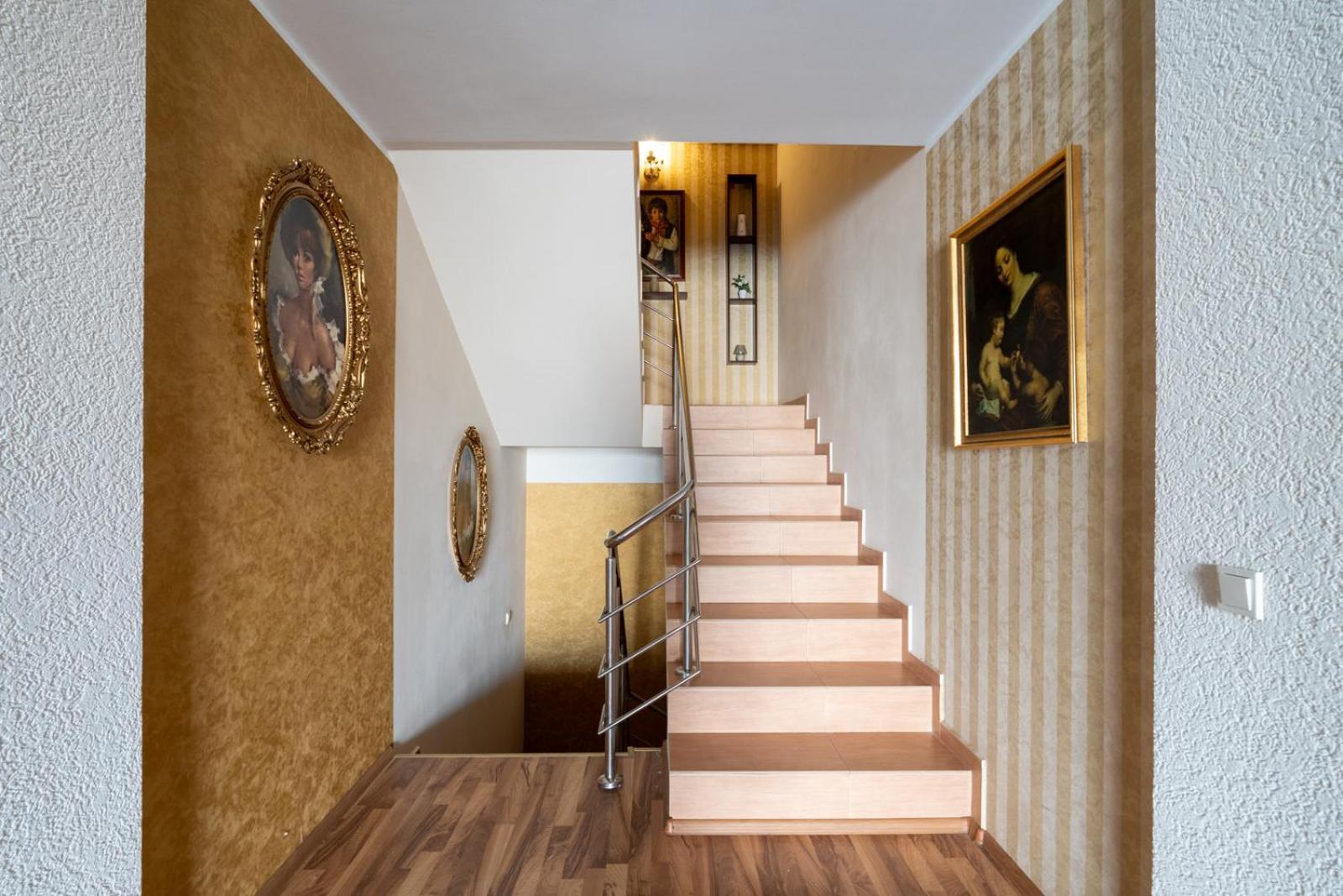 Farawayhomes Aparthotel Near Vienna Airport - Anytime Self Check-In Bruck an der Leitha Zewnętrze zdjęcie