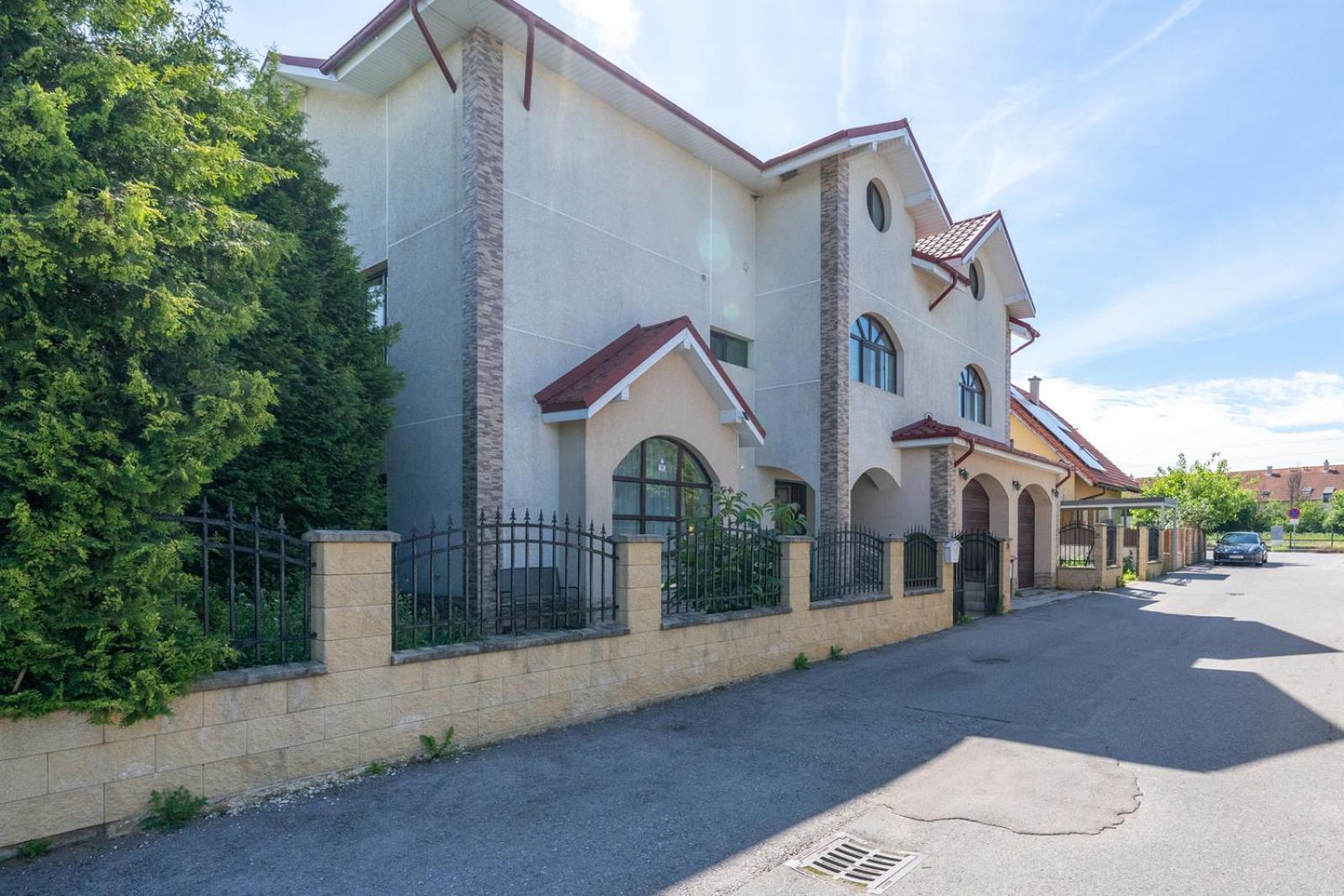 Farawayhomes Aparthotel Near Vienna Airport - Anytime Self Check-In Bruck an der Leitha Zewnętrze zdjęcie